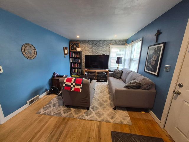 2411 29 Street, Moline, IL 61265