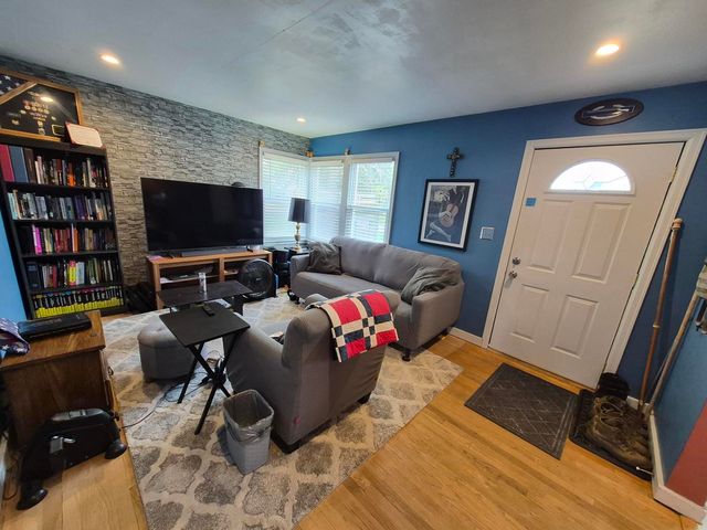 2411 29 Street, Moline, IL 61265