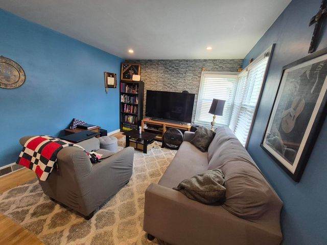 2411 29 Street, Moline, IL 61265