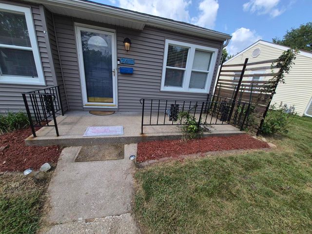 2411 29 Street, Moline, IL 61265