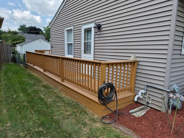 2411 29 Street, Moline, IL 61265
