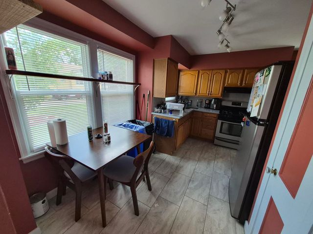 2411 29 Street, Moline, IL 61265