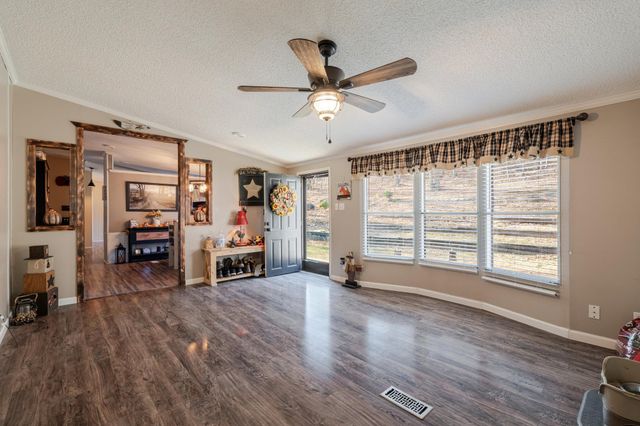 89 BITTER ROOT DR, Shenandoah, VA 22849