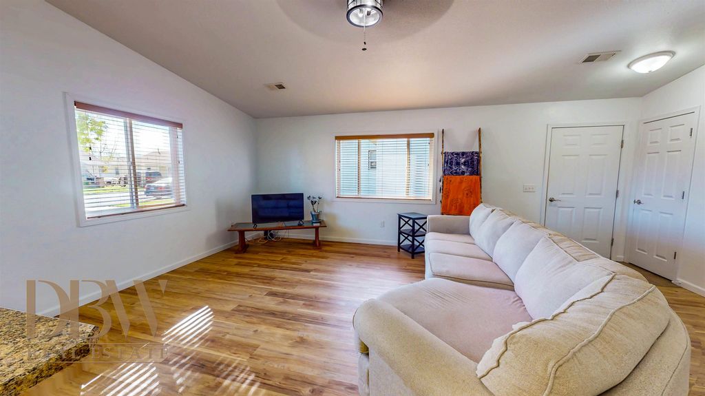 166 N Bernard St, Powell, WY 82435 photo 5