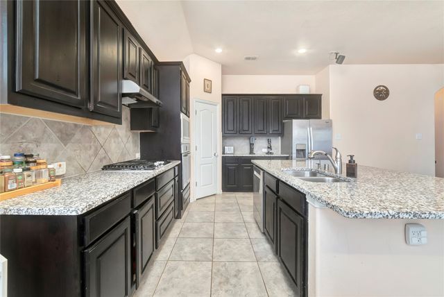 1008 Hoxton Road, Forney, TX 75126