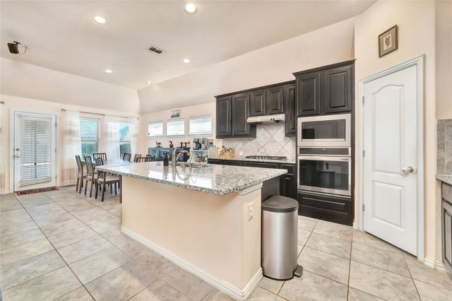 1008 Hoxton Road, Forney, TX 75126