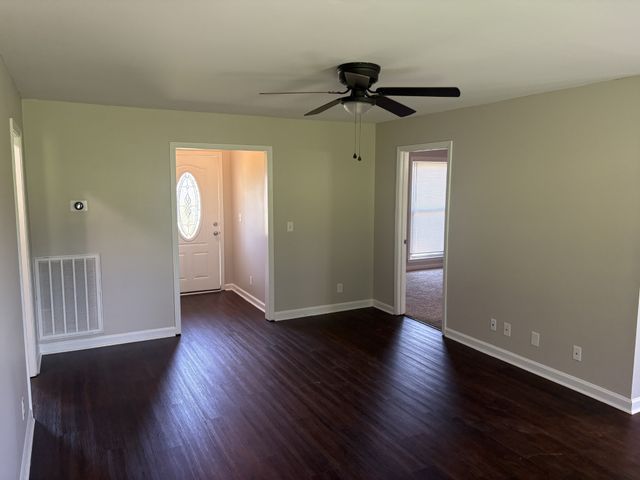1710 Broadripple Dr, Clarksville, TN 37042