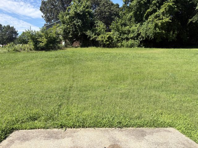 1710 Broadripple Dr, Clarksville, TN 37042