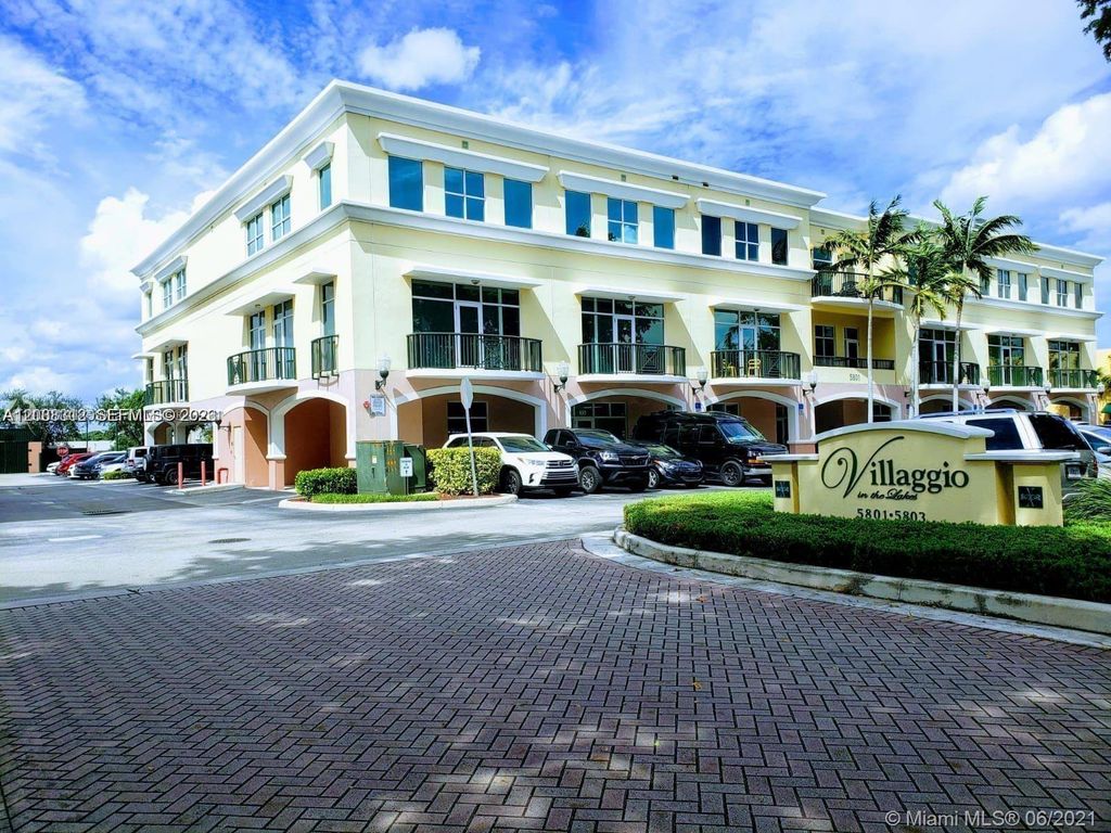 5801 NW 151st St 101, Miami Lakes, FL 33014