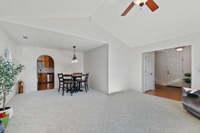 1426 Gladstone Court, Redding, CA 96001