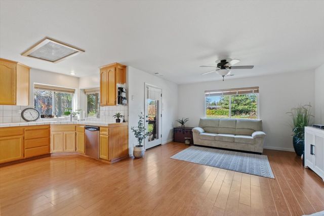 1426 Gladstone Court, Redding, CA 96001