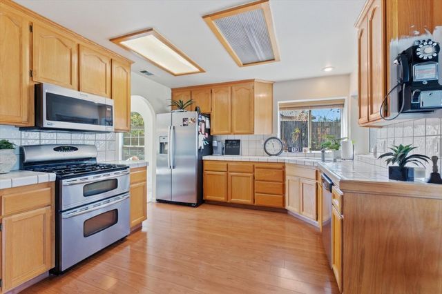 1426 Gladstone Court, Redding, CA 96001