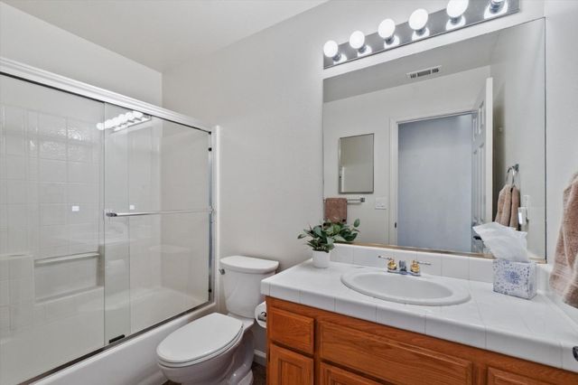 1426 Gladstone Court, Redding, CA 96001