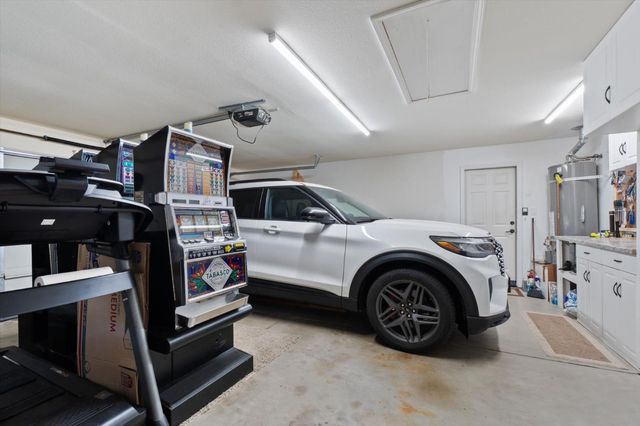 1426 Gladstone Court, Redding, CA 96001