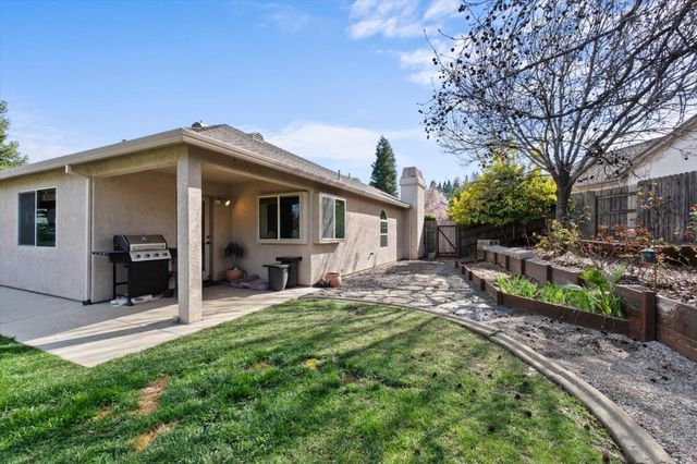 1426 Gladstone Court, Redding, CA 96001