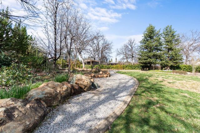 1426 Gladstone Court, Redding, CA 96001