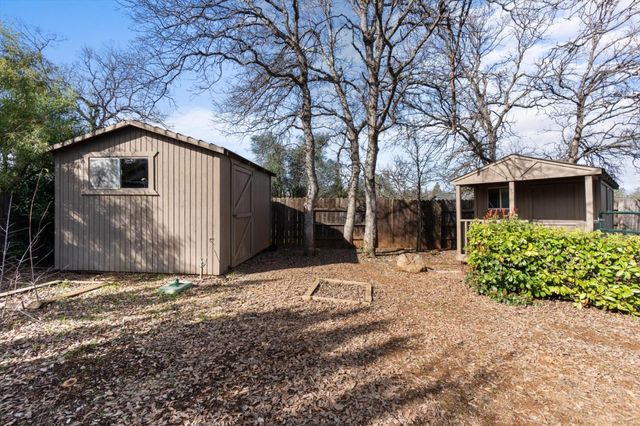 1426 Gladstone Court, Redding, CA 96001