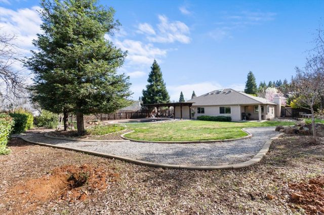 1426 Gladstone Court, Redding, CA 96001