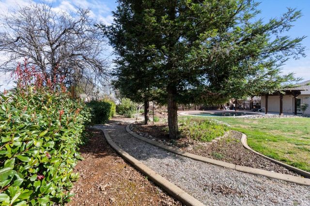 1426 Gladstone Court, Redding, CA 96001