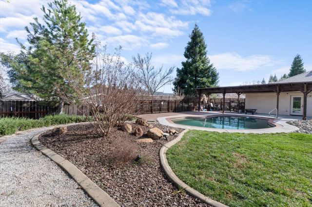 1426 Gladstone Court, Redding, CA 96001