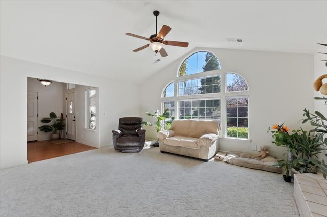 1426 Gladstone Court, Redding, CA 96001