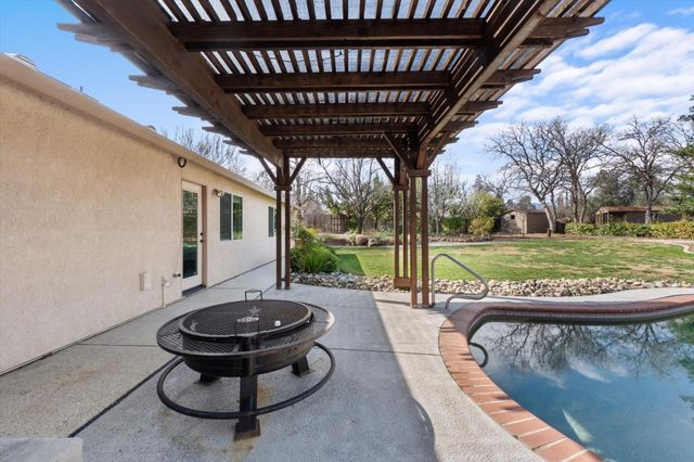 1426 Gladstone Court, Redding, CA 96001