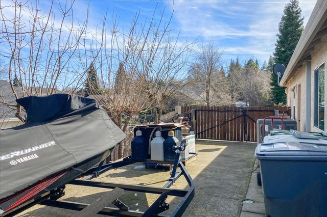 1426 Gladstone Court, Redding, CA 96001