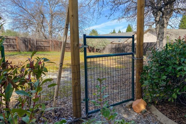 1426 Gladstone Court, Redding, CA 96001