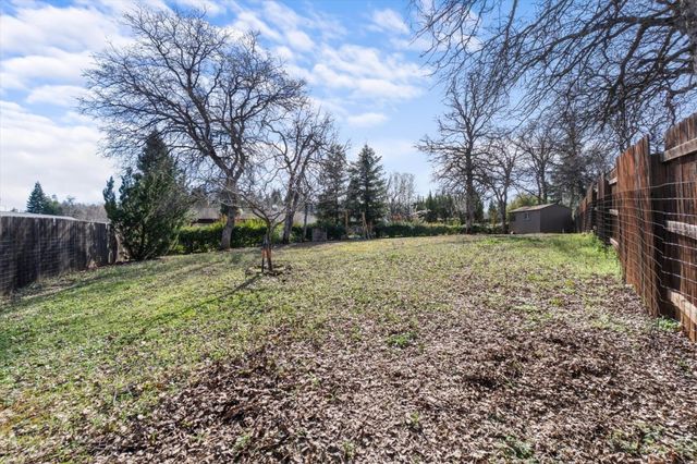 1426 Gladstone Court, Redding, CA 96001