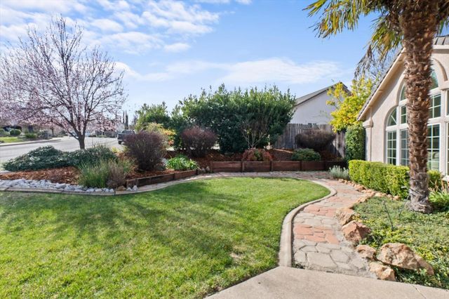 1426 Gladstone Court, Redding, CA 96001