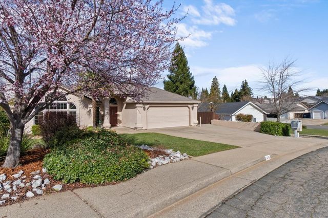 1426 Gladstone Court, Redding, CA 96001