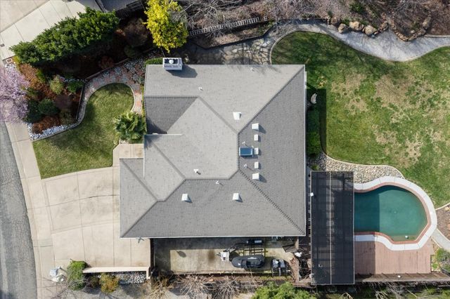 1426 Gladstone Court, Redding, CA 96001