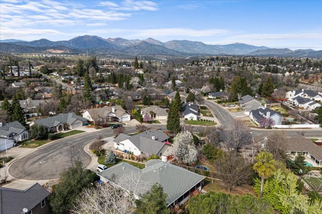 1426 Gladstone Court, Redding, CA 96001