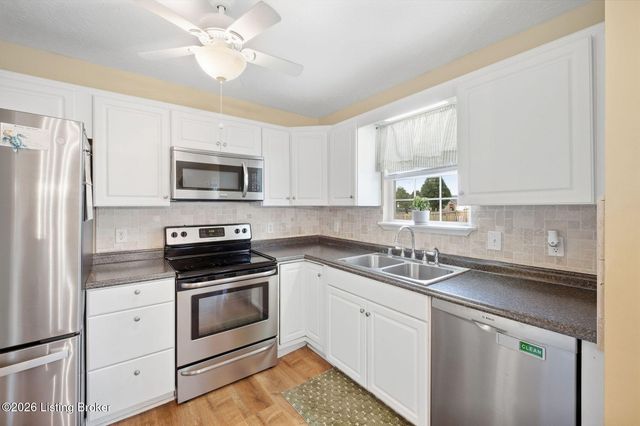 375 Forest Ridge Dr, Mt Washington, KY 40047