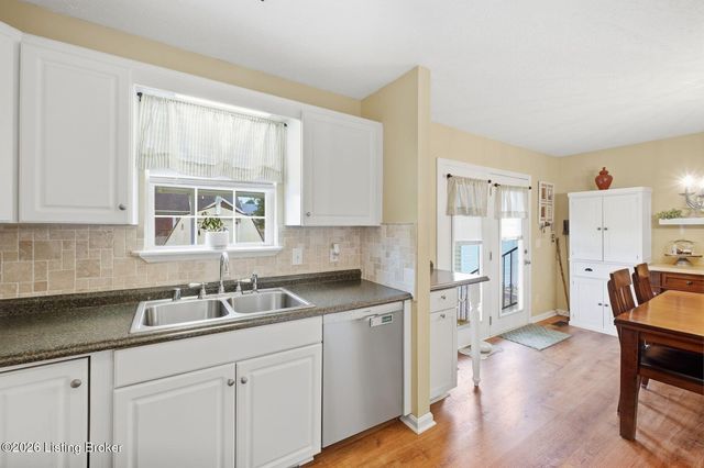 375 Forest Ridge Dr, Mt Washington, KY 40047