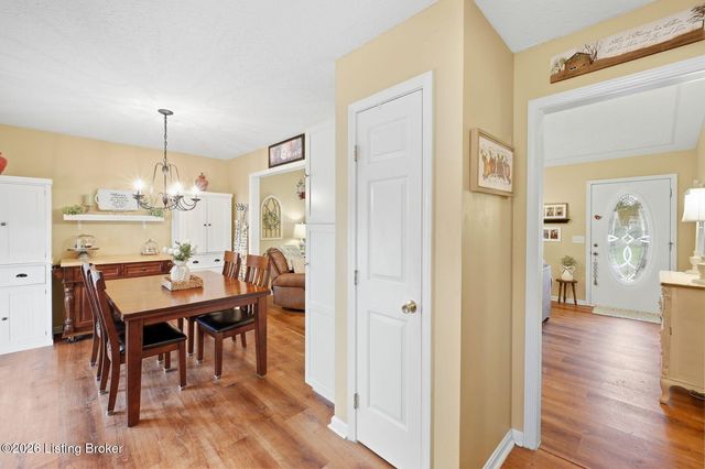 375 Forest Ridge Dr, Mt Washington, KY 40047