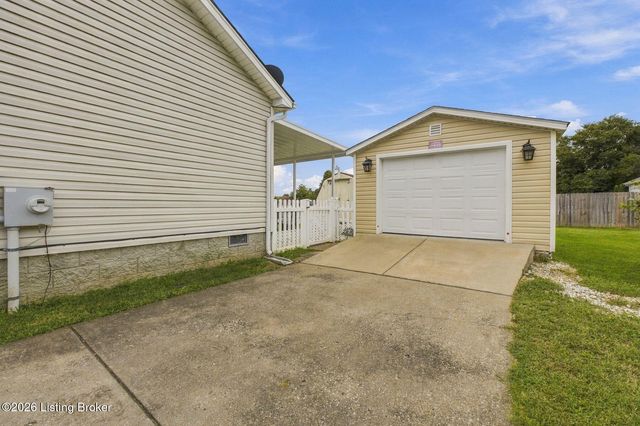 375 Forest Ridge Dr, Mt Washington, KY 40047