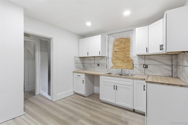 3919 Devonshire Road, Detroit, MI 48224