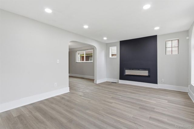 3919 Devonshire Road, Detroit, MI 48224