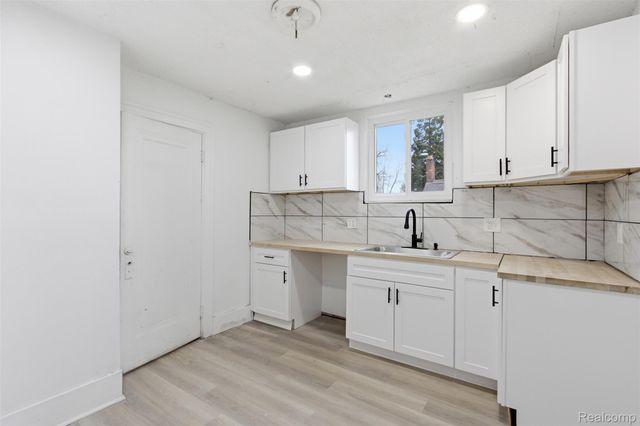 3919 Devonshire Road, Detroit, MI 48224