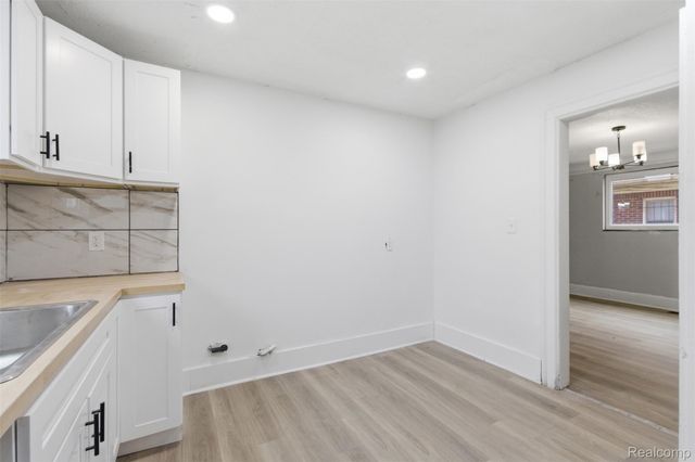 3919 Devonshire Road, Detroit, MI 48224