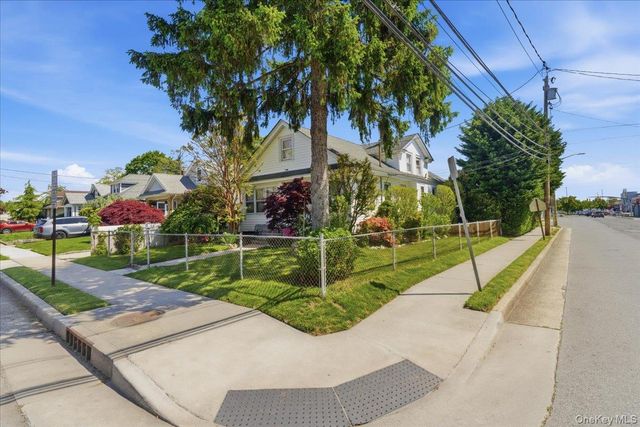 44 Saint Pauls Road S, Hempstead, NY 11550