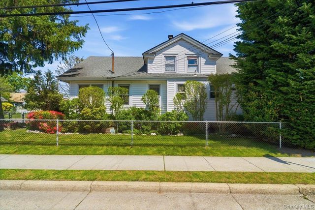 44 Saint Pauls Road S, Hempstead, NY 11550