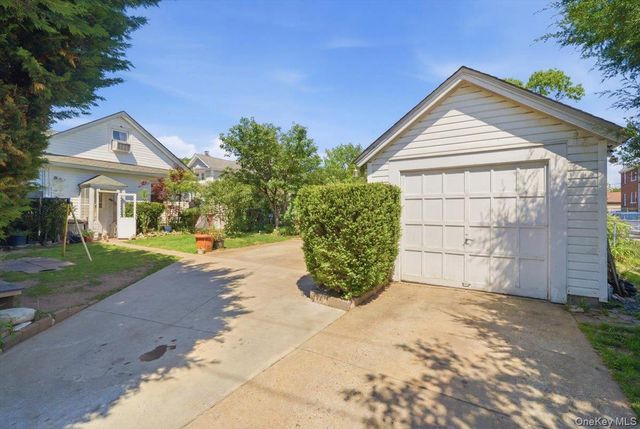 44 Saint Pauls Road S, Hempstead, NY 11550