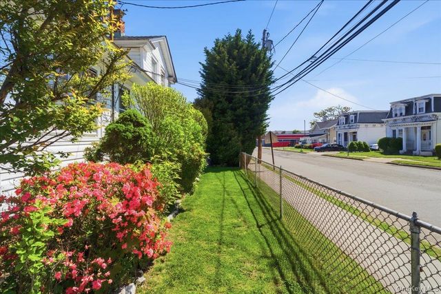 44 Saint Pauls Road S, Hempstead, NY 11550