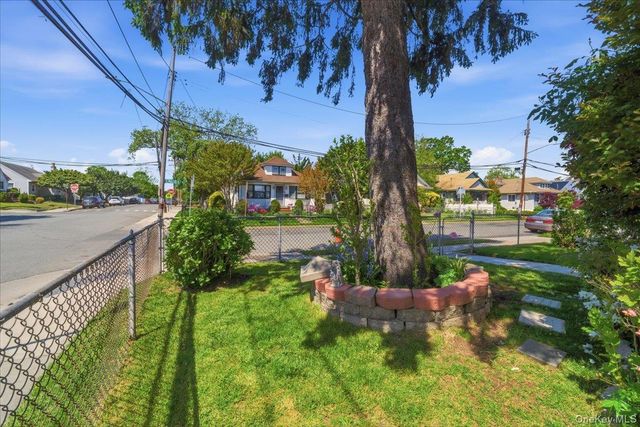 44 Saint Pauls Road S, Hempstead, NY 11550