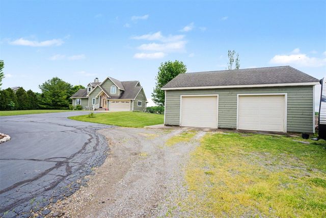 1908 Kaiser Road, Galien, MI 49113