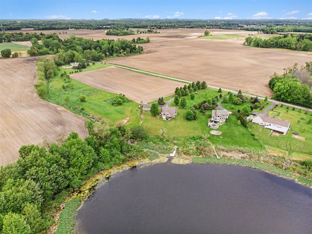 1908 Kaiser Road, Galien, MI 49113