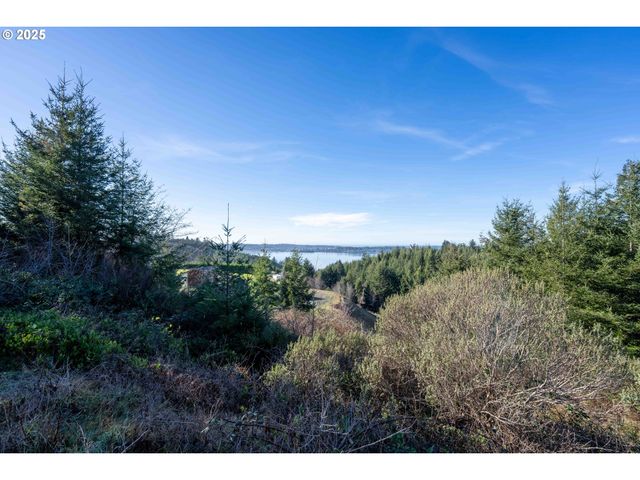 Vine Rd, North Bend, OR 97459