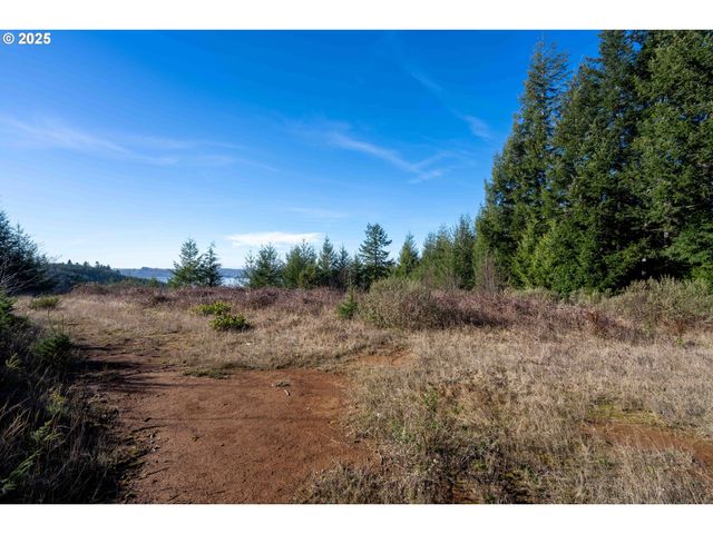 Vine Rd, North Bend, OR 97459